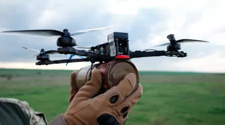 Il drone FPV ucraino ha percorso una distanza record e ha colpito il sistema di artiglieria russo Hyacinth-S