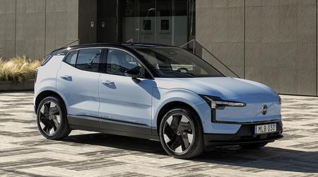Volvo EX30 supporta la Apple Car Key: uno smartphone al posto della chiave fisica