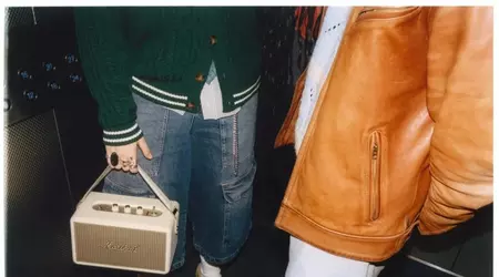 La cassa portatile Marshall Kilburn III funziona per oltre 50 ore e può ricaricare i dispositivi