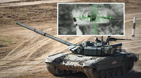 Un drone bombardiere ucraino ha lanciato granate contro il carro armato russo modernizzato T-80BVM