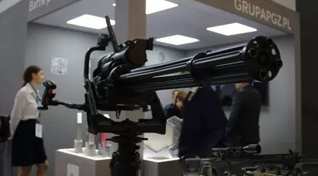 La Polonia presenta la mitragliatrice WLKM che può abbattere con successo i droni nemici