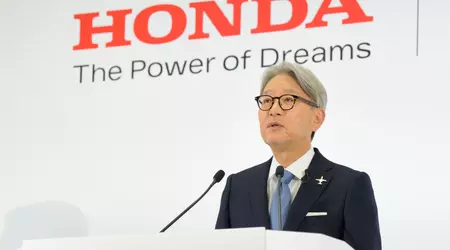 Honda cambia piani: meno auto elettriche, più ibride