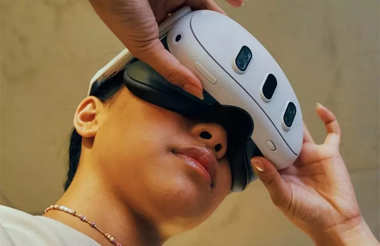 Meta chiude tre studi VR come ...