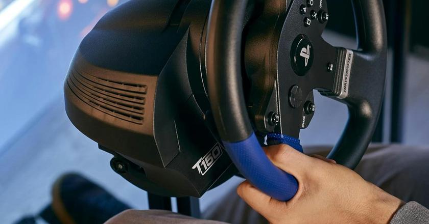 Thrustmaster T150 volante ps4 con pedaliera