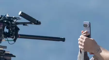 Google Pixel 10 avvistato in pubblicità con la camera come quella del Pixel 9 Pro