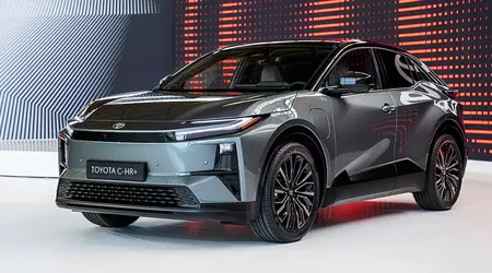 Toyota ha presentato il crossover elettrico C-HR+ con batterie da 57,7 kWh e 77 kWh