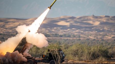 Gli HIMARS hanno nuovamente distrutto un quartetto di obici semoventi russi Msta-S da 152 mm in Ucraina.