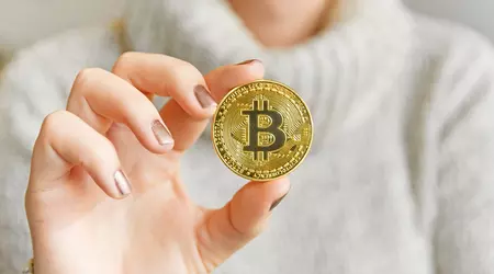 La donna ha buttato via il laptop di suo figlio con 10.000 bitcoin