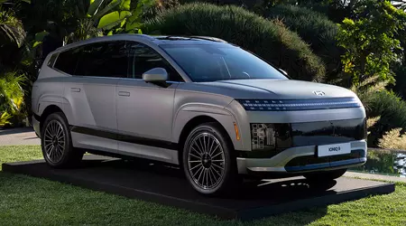 Hyundai Ioniq 9: presentato un SUV elettrico a sette posti con una batteria da 110,3 kWh e un'autonomia fino a 620 km