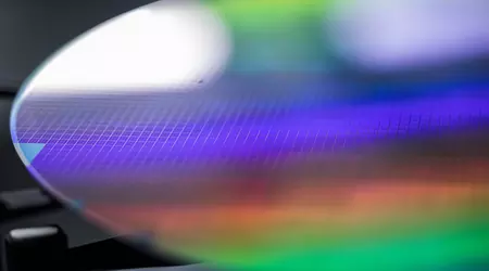 L'amministrazione del presidente Biden vieta a Intel di aumentare la produzione di chip in Cina