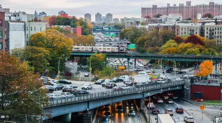 Gli Stati Uniti inaspriscono gli standard di emissione di gas serra per gli autocarri pesanti