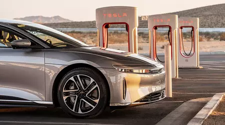 Le auto elettriche Lucid avranno accesso alla rete Supercharger Tesla dal 31 luglio