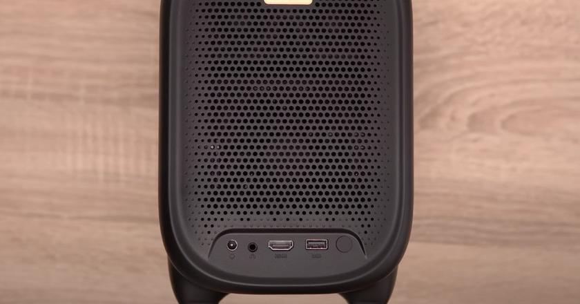 COI UNO5 recensione di proiettore smart 