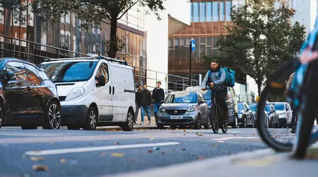 Dipartimento dei Trasporti del Regno Unito: le auto a guida autonoma saranno sulle strade entro il 2026