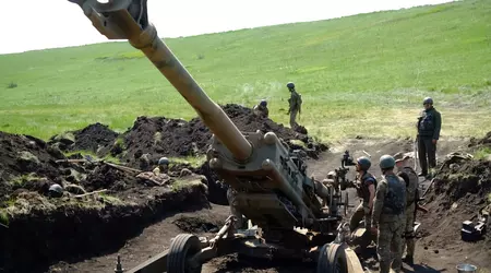 La VSU ha mostrato come ha distrutto un BMP-2, un camion e delle munizioni utilizzando un drone e un obice M777 da 155 mm (video).
