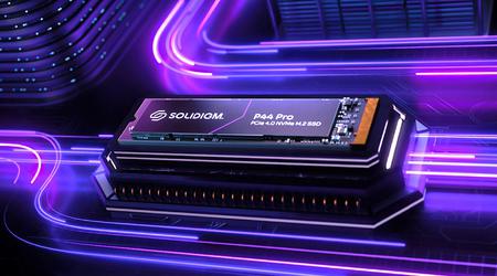 Solidigm ha rilasciato un SSD con una capacità record di 122,88 TB