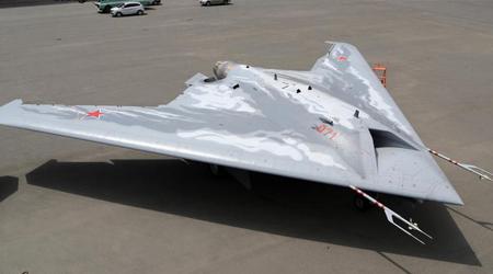 Il drone stealth russo S-70 utilizza componenti high-tech di produzione occidentale: Gli esperti ucraini presentano le prove