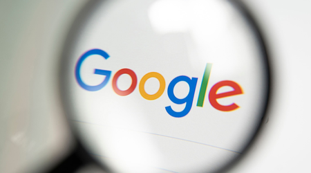 Google inserisce annunci pubblicitari in risposte generate artificialmente