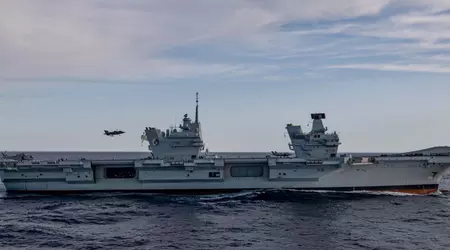 La portaerei ammiraglia HMS Queen Elizabeth, con a bordo i caccia di quinta generazione F-35 Lightning II, ha condotto con successo una serie di missioni d'attacco simulate al largo delle coste della Norvegia.