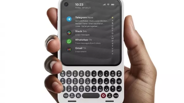 Clicks ha introdotto il proprio smartphone ...