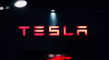 Il Dipartimento di Giustizia degli Stati Uniti ha chiesto a Tesla di fornire documenti sulle funzioni di guida autonoma Autopilot e FSD.
