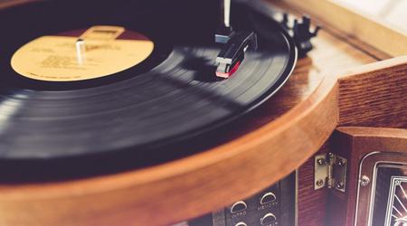 I dischi in vinile battono i CD nelle vendite per la prima volta dal 1987