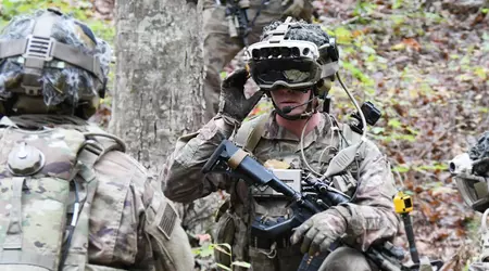 Le cuffie per la realtà mista HoloLens dell'esercito americano causano ai soldati nausea, mal di testa e affaticamento degli occhi