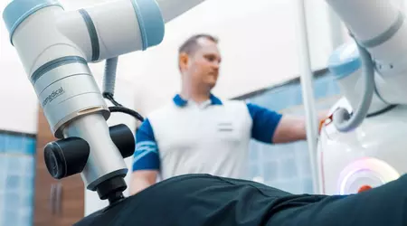 Anna, la massaggiatrice robot: il primo robot massaggiatore AI al mondo Rocozyer è stato lanciato nella Repubblica Ceca, e non si occupa di cellulite