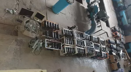 Fattoria di criptovalute illegale esposta nella regione di Dnipropetrovsk: sequestrate attrezzature minerarie per 4.000.000 di UAH