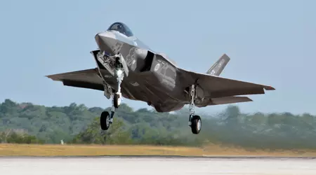 La Repubblica Ceca, dopo aver ordinato l'F-35 Lightning II, ha deciso di creare un centro per l'addestramento dei piloti dei caccia di quinta generazione.
