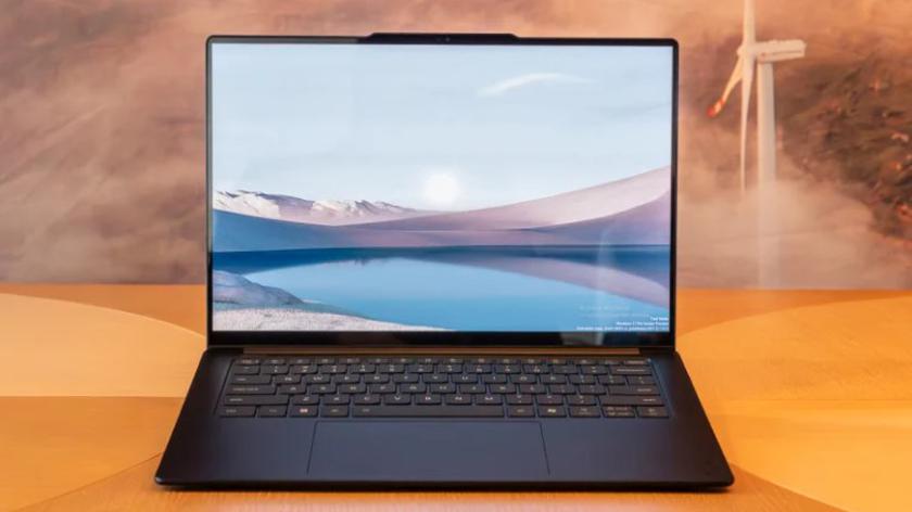 Computer portatile Lenovo Yoga Slim 7x Copilot+ AI