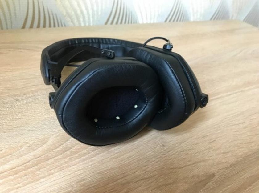 V-MODA Crossfade M-100 cuffie per bassi profondi