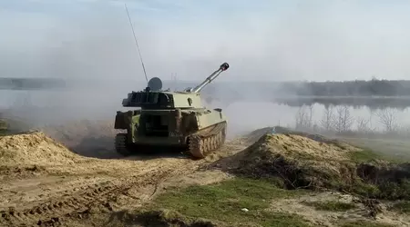 Per la prima volta, le forze armate dell'Ucraina hanno mostrato il supporto dell'artiglieria semovente polacca Goździk in funzione