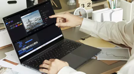 Samsung ha presentato il Galaxy Book4 Pro 360 con display touchscreen a 120 Hz e chip Intel Core Ultra.
