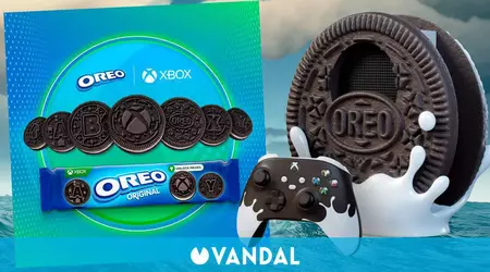 Microsoft presenta la console di gioco Xbox Series S a forma di biscotto Oreo gigante