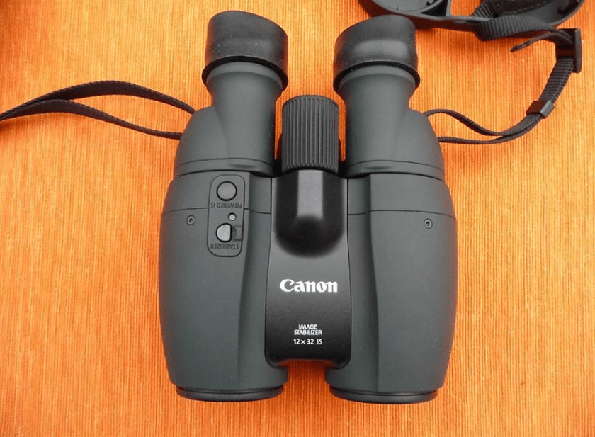 Binocolo Canon 12x32 IS per la visione della fauna selvatica