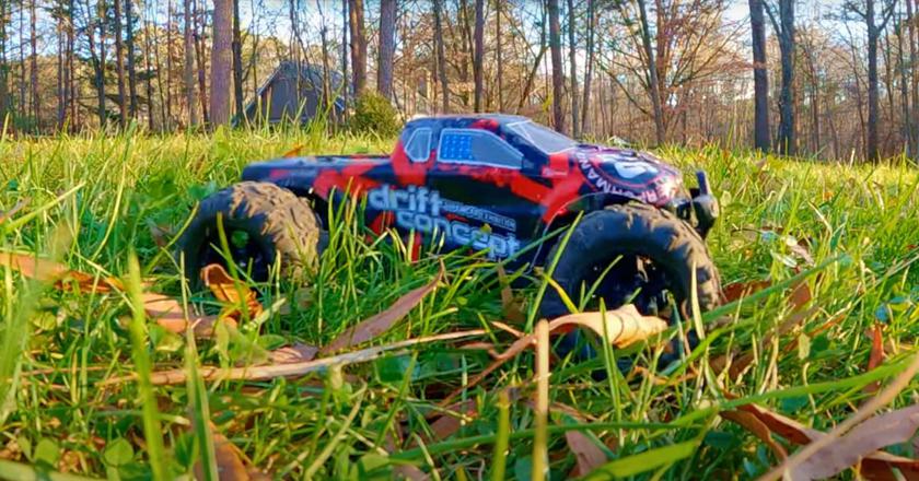 DEERC Brushless RC Auto 300E auto rc sotto i 200 €