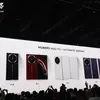 Smartphone Huawei Mate XTs in diversi colori