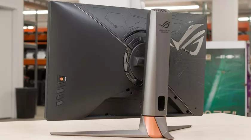 ASUS ROG Swift PG279QM schermo gaming competitivo