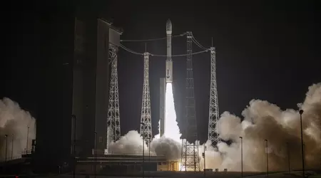 Il razzo europeo Vega ha effettuato il suo primo volo dalla fine del 2021 e ha lanciato in orbita con successo 12 satelliti del peso di oltre 1.200 kg.