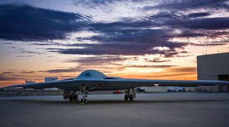 Il bombardiere nucleare di nuova generazione B-21 Raider ha iniziato i test di rullaggio in vista del suo volo inaugurale.