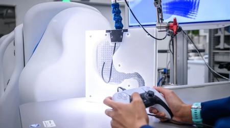 I chirurghi hanno eseguito un'endoscopia in remoto a 9.300 chilometri di distanza dal paziente utilizzando un controller PlayStation