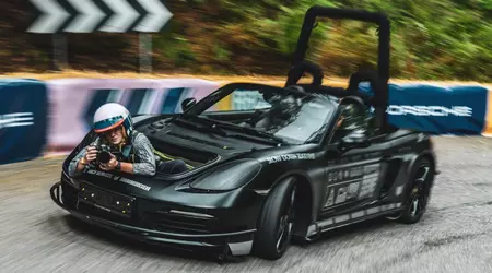 Porsche ha svelato un Boxster unico per le riprese dei modelli più veloci del marchio