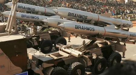 L'India ha testato una versione terrestre del missile da crociera supersonico avanzato BrahMos ER con una gittata di 450-500 chilometri.