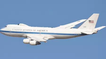 Un volo di un'ora del Boeing E-4B Nightwatch costa quasi 400.000 dollari - il bombardiere nucleare B-2 Spirit e il supersonico B-1B Lancer