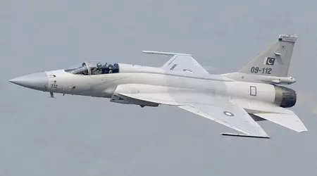 Il Pakistan equipaggia i cacciabombardieri JF-17 con missili PL-15 a lungo raggio cinesi