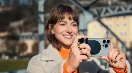 Leica presenta LUX Grip per iPhone con pulsanti meccanici per lo scatto