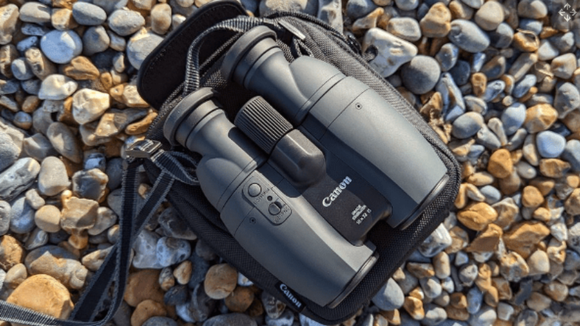 Binocolo Canon 10x32 IS antiappannamento