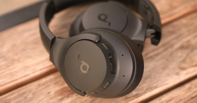 Soundcore by Anker Q20i cuffie wireless per anziani