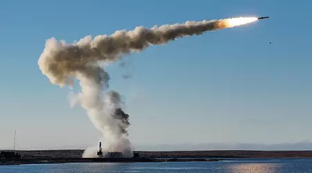 Hezbollah sarebbe in possesso di missili antinave russi Onyx / Yakhont con una gittata di 300 km che potrebbero costituire una minaccia per i cacciatorpediniere e le portaerei statunitensi.